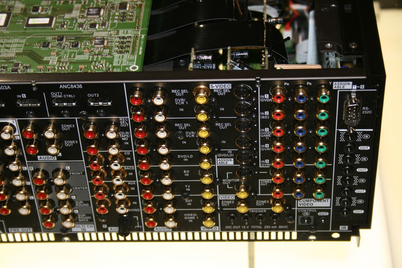 Illustration for article titled Pioneer Elite SC-09TX Amp and Receiver Kicks Audio Arse